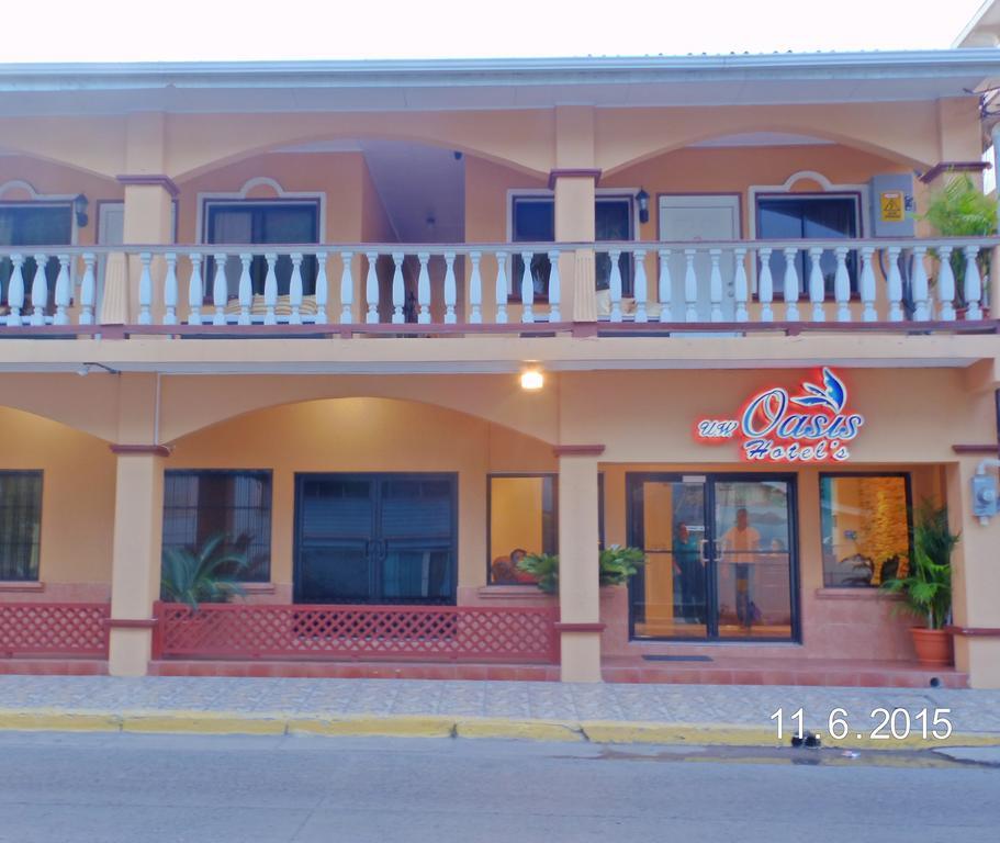 Uw Oasis Hotel La Ceiba Zewnętrze zdjęcie