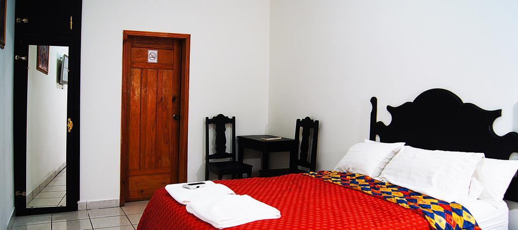 Uw Oasis Hotel La Ceiba Pokój zdjęcie