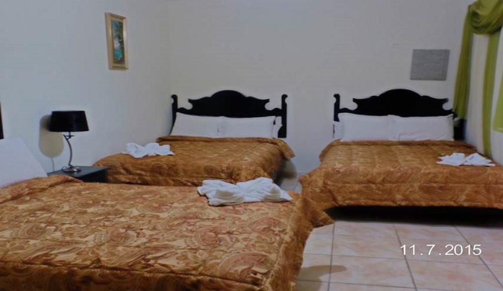 Uw Oasis Hotel La Ceiba Pokój zdjęcie
